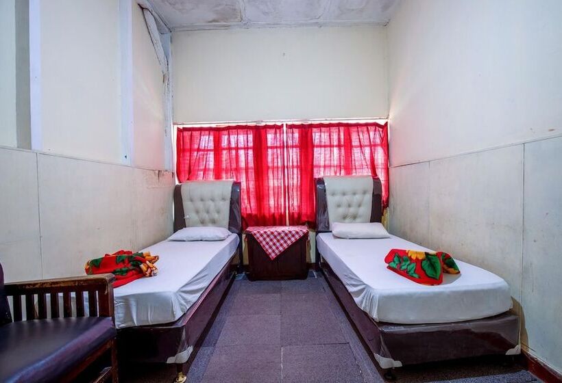 בית מלון כפרי Jogja Bukittinggi