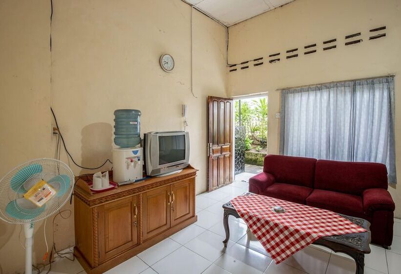 בית מלון כפרי Jogja Bukittinggi