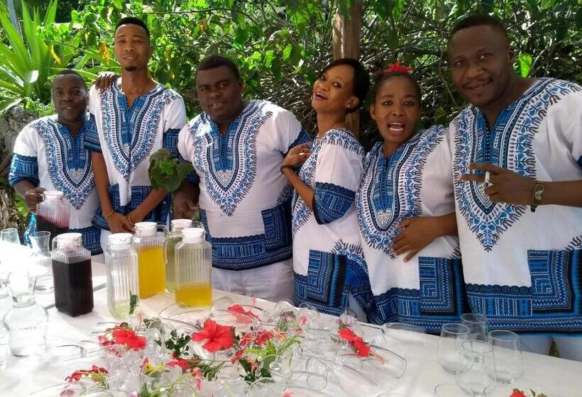 בית מלון כפרי Marafiki Bungalows