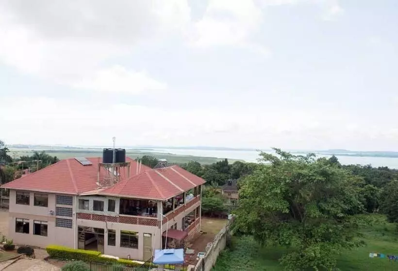 استراحتگاه Santa Maria Hotel Entebbe