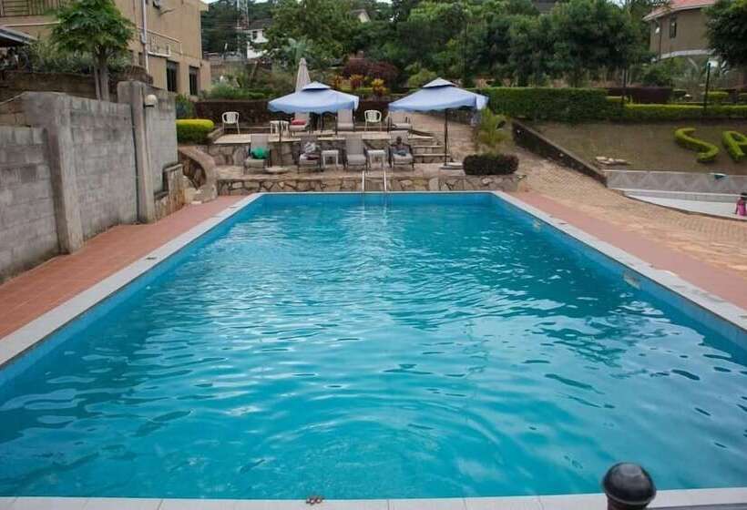 استراحتگاه Santa Maria Hotel Entebbe