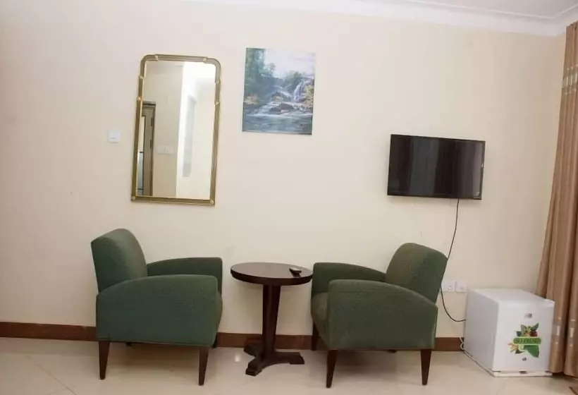 استراحتگاه Santa Maria Hotel Entebbe