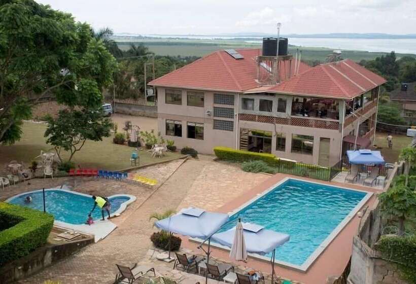 استراحتگاه Santa Maria Hotel Entebbe