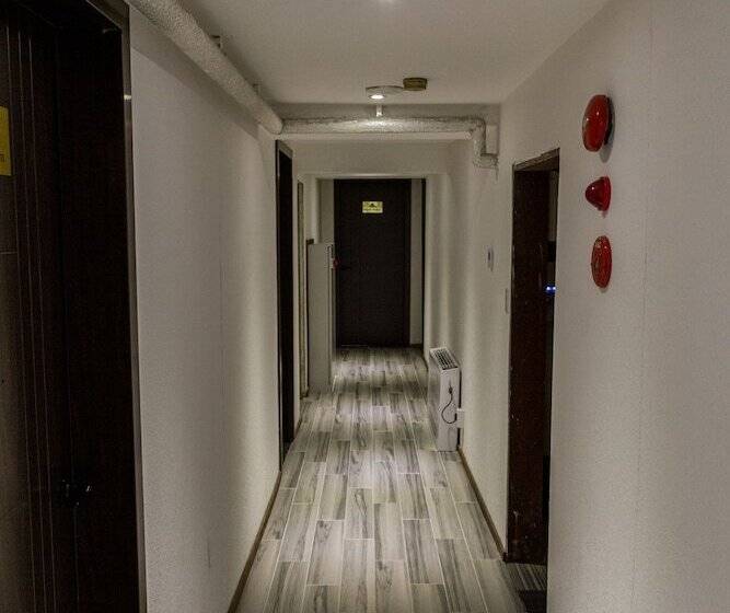 בית מלון כפרי Powder Temple