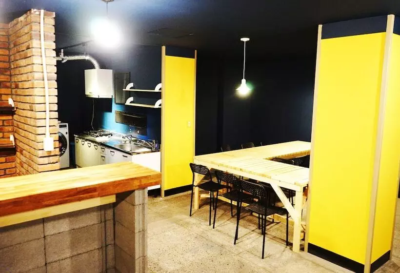 Onna Guesthouse   Hostel