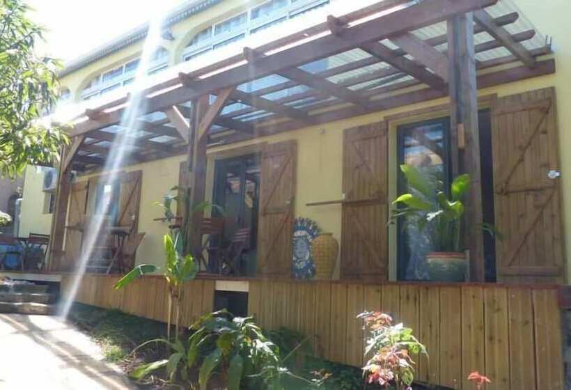 تختخواب و صبحانه Bois De Santal Chambre D Hôtes