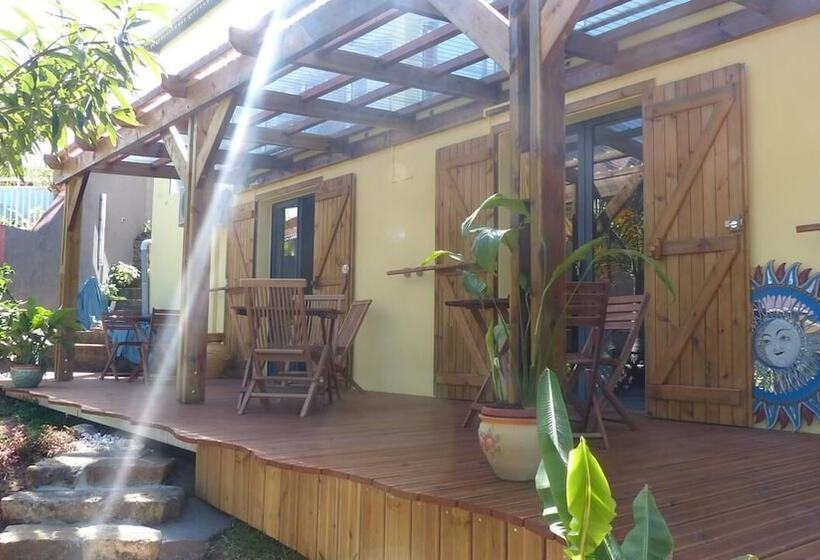 تختخواب و صبحانه Bois De Santal Chambre D Hôtes