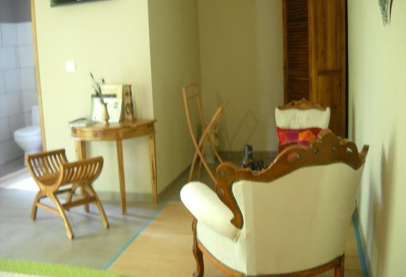 تختخواب و صبحانه Bois De Santal Chambre D Hôtes