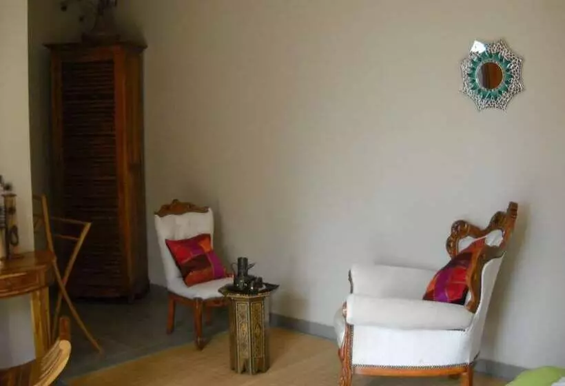 تختخواب و صبحانه Bois De Santal Chambre D Hôtes