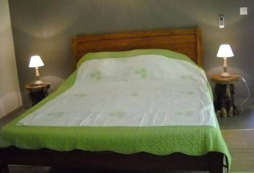تختخواب و صبحانه Bois De Santal Chambre D Hôtes