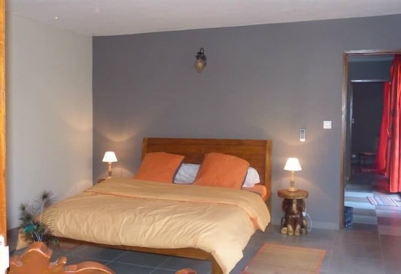 تختخواب و صبحانه Bois De Santal Chambre D Hôtes