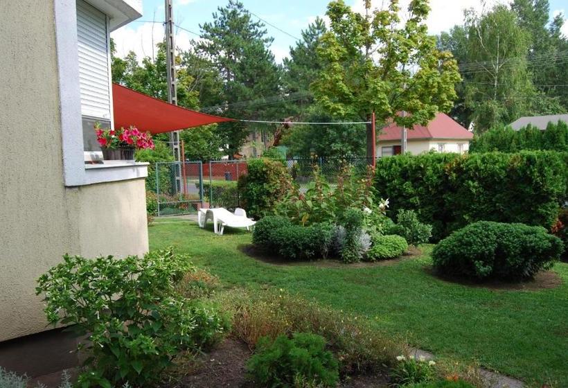 Bed and Breakfast See Vendégház Siófok