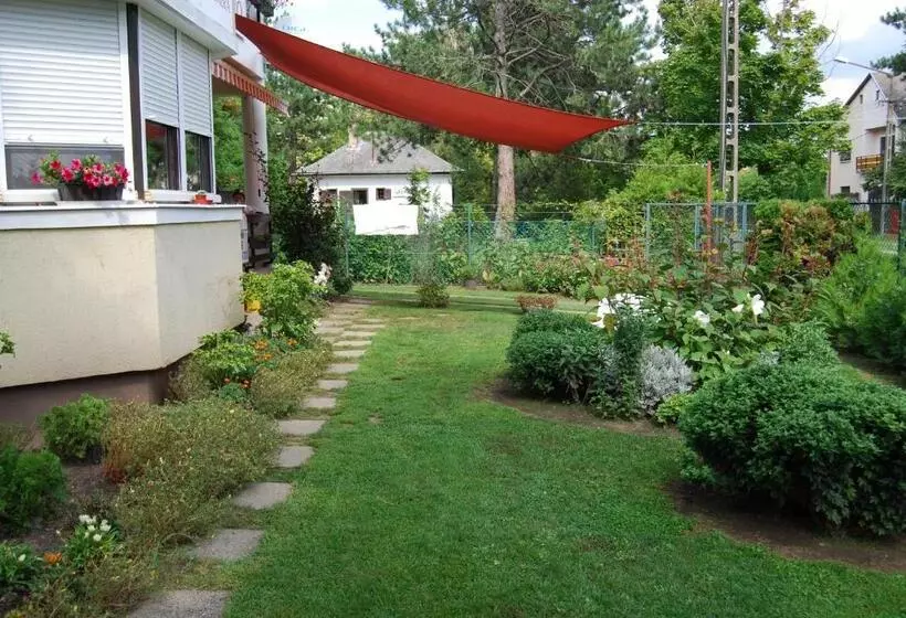 تختخواب و صبحانه See Vendégház   Siófok