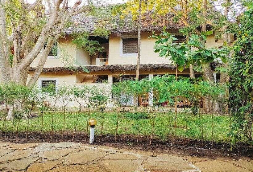 تختخواب و صبحانه Upani In Diani