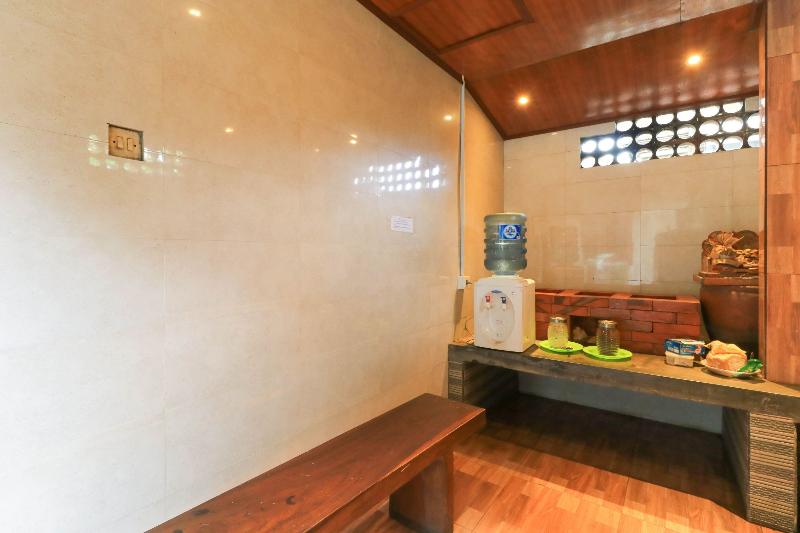 Halaman Depan Hostel