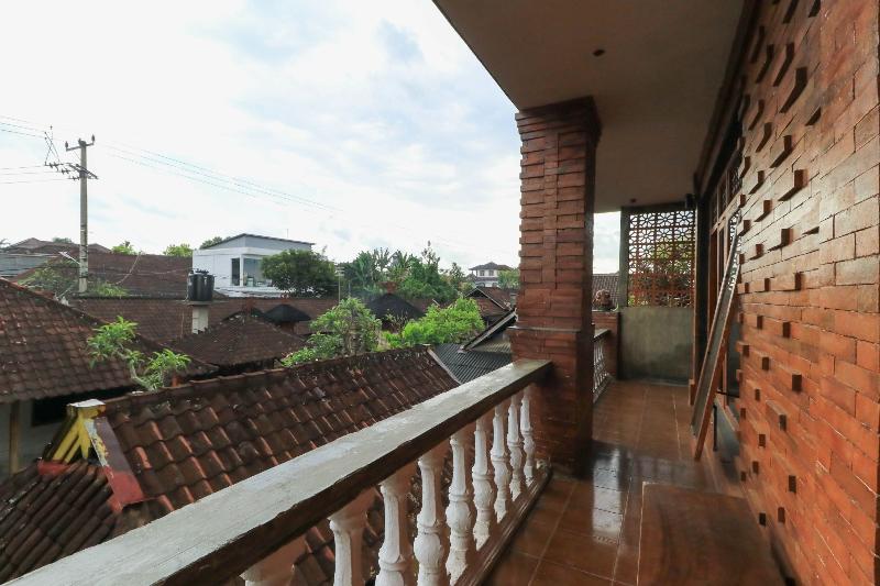 Halaman Depan Hostel