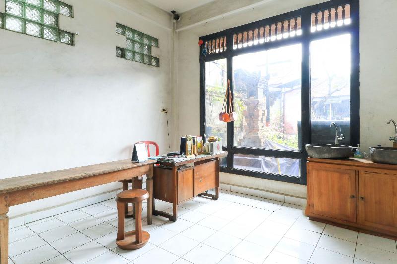 Halaman Depan Hostel