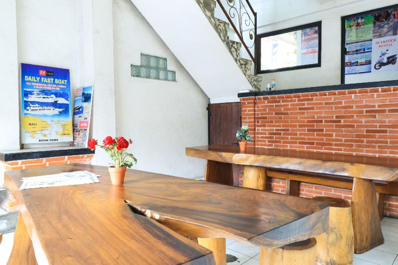 Halaman Depan Hostel