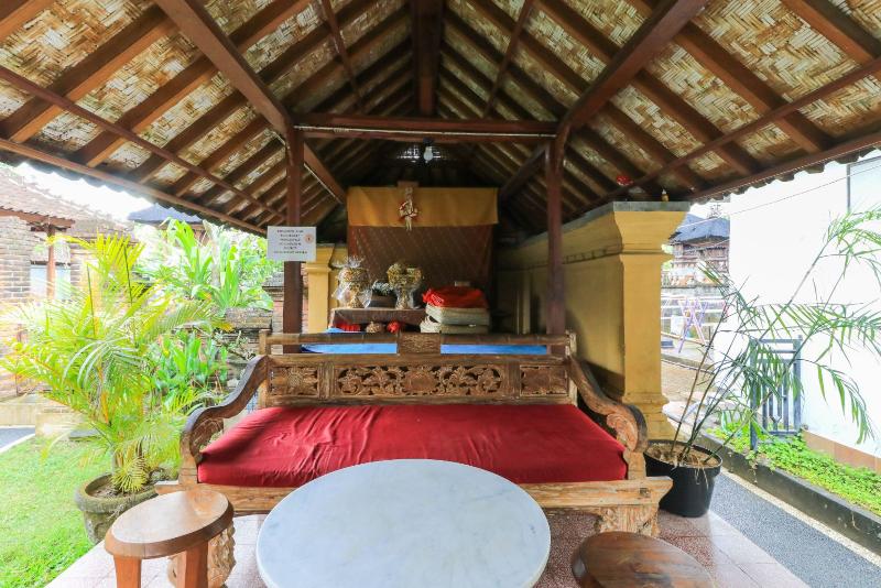 Halaman Depan Hostel