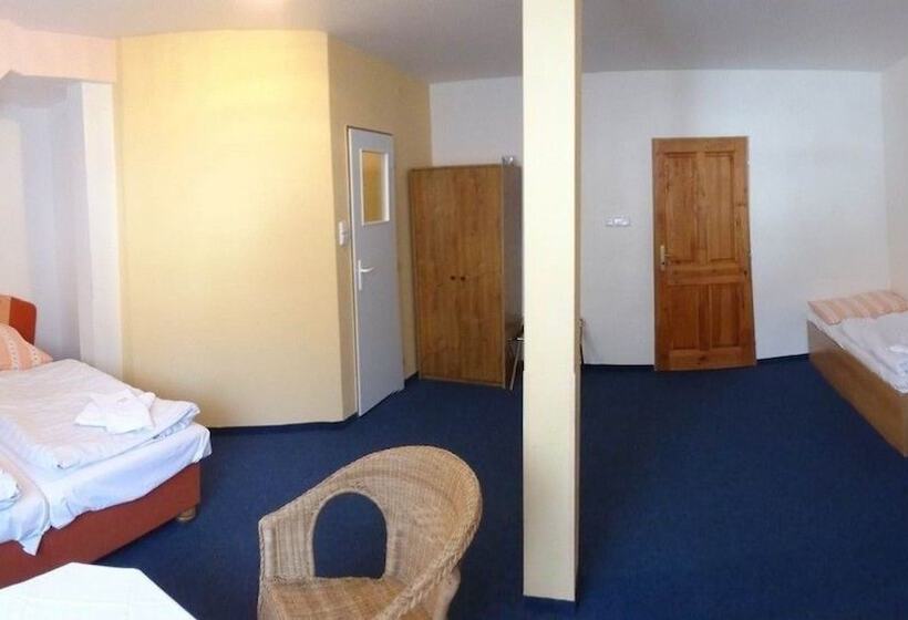 בית מלון כפרי Alfonska