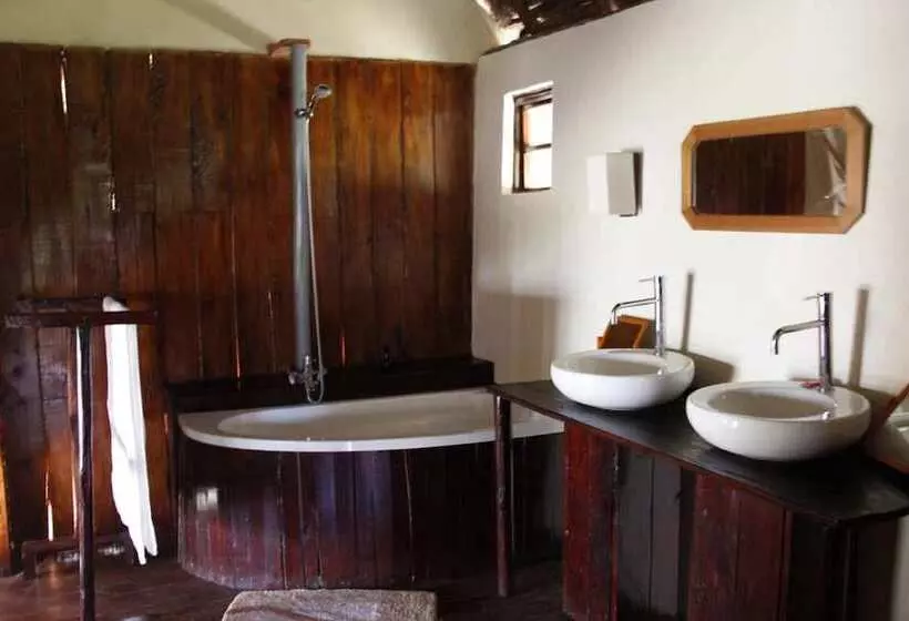 هتل Ngari Hill Guest House & Campsite