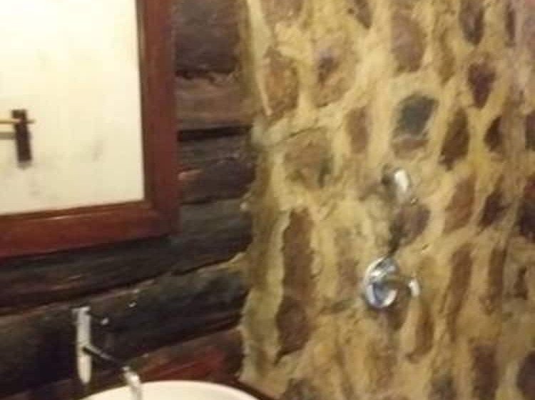 هتل Ngari Hill Guest House & Campsite