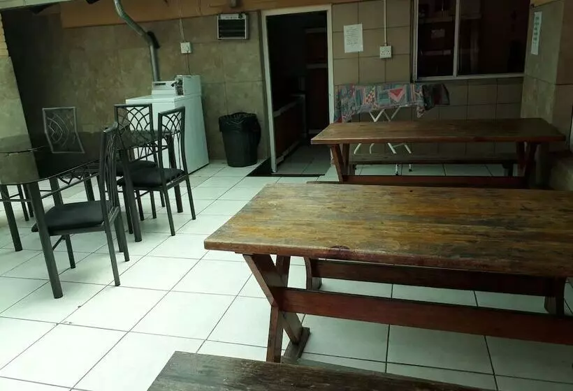Accoustix Backpackers Hostel