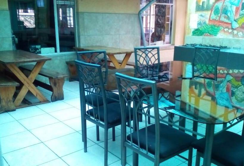 Accoustix Backpackers Hostel