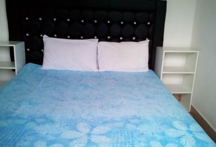 Accoustix Backpackers Hostel