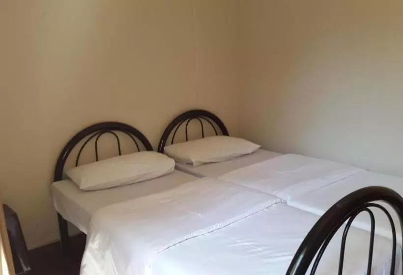 Accoustix Backpackers Hostel