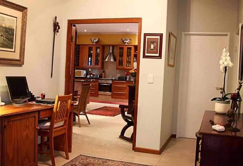 مبيت وإفطار Golf And Garden Guesthouse