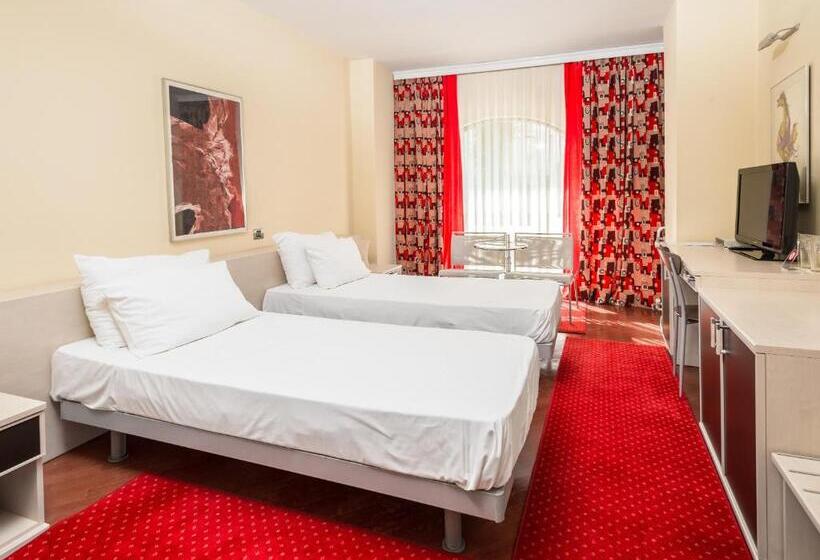 تختخواب و صبحانه Pelister Skopje