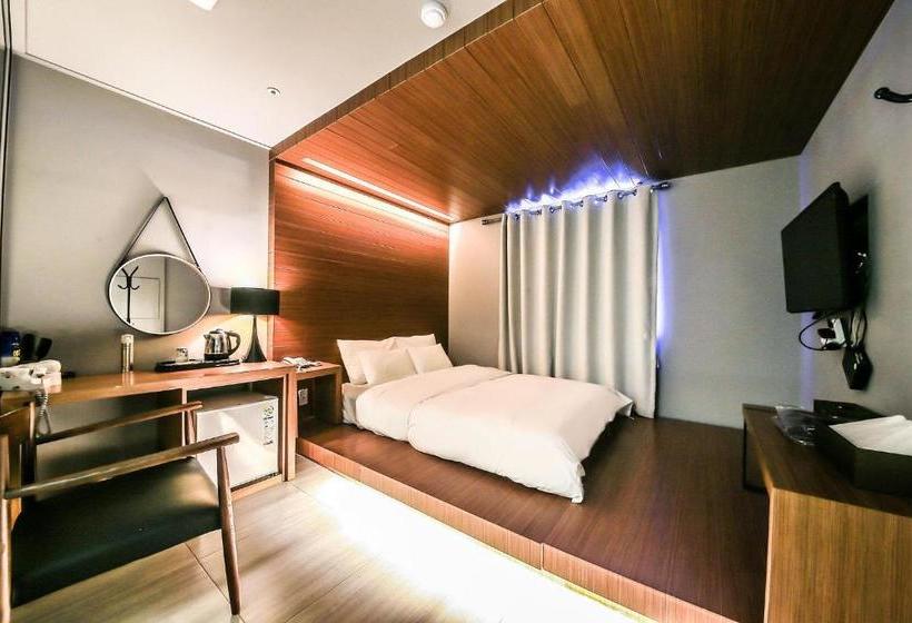 בית מלון כפרי Yeongdeungpo Blvd Ora