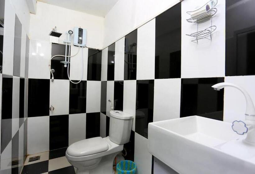 Отель Citrus Cafe & Restaurant