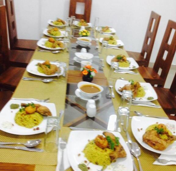 Отель Citrus Cafe & Restaurant