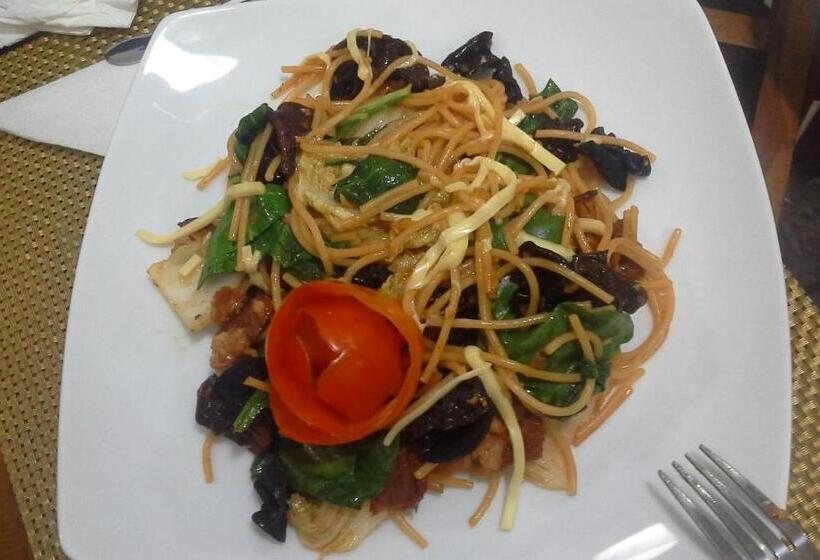 Отель Citrus Cafe & Restaurant