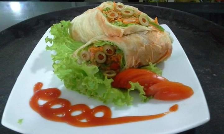 Отель Citrus Cafe & Restaurant