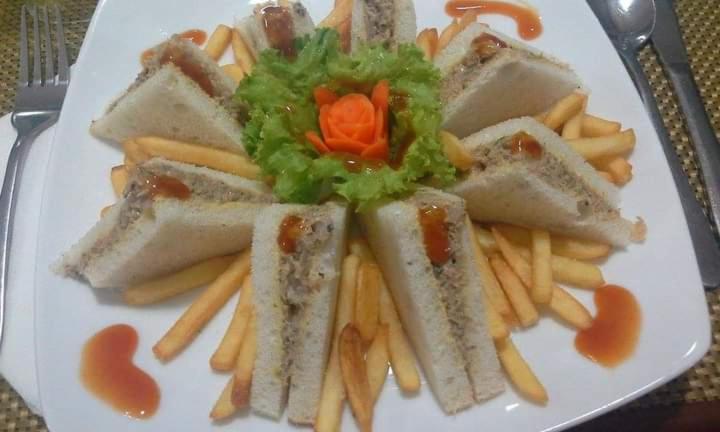 Отель Citrus Cafe & Restaurant