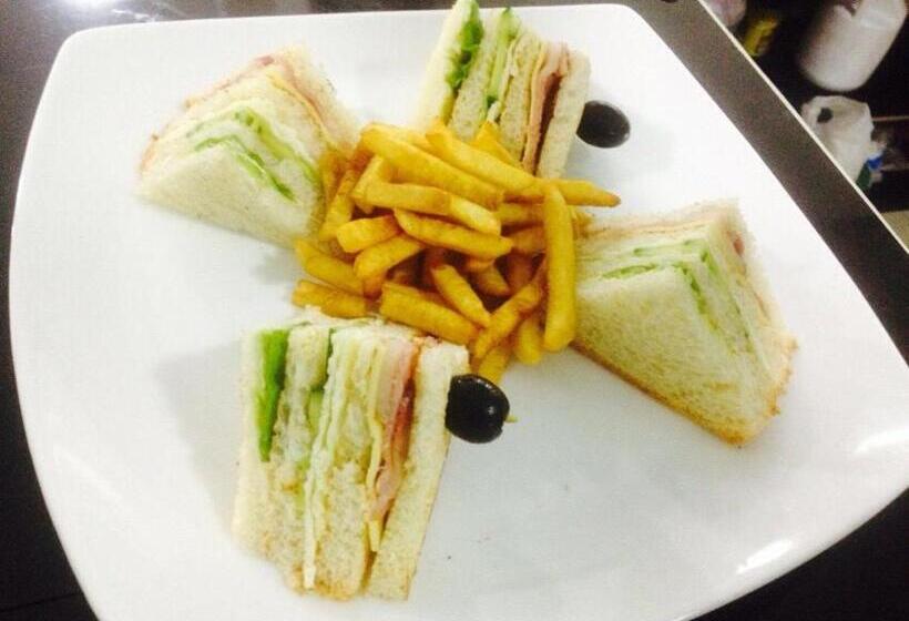 Отель Citrus Cafe & Restaurant