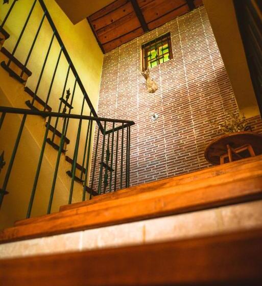 هتل Rancho Tierra Alta