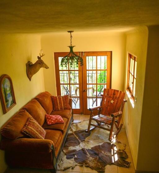 هتل Rancho Tierra Alta