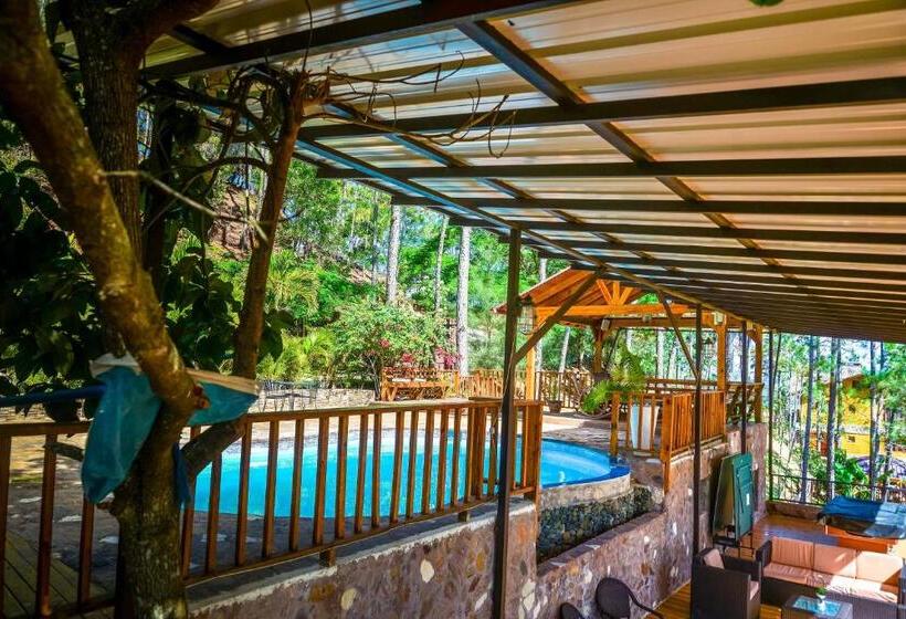 هتل Rancho Tierra Alta