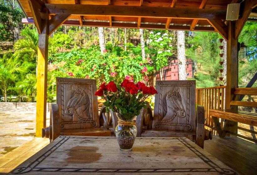 هتل Rancho Tierra Alta