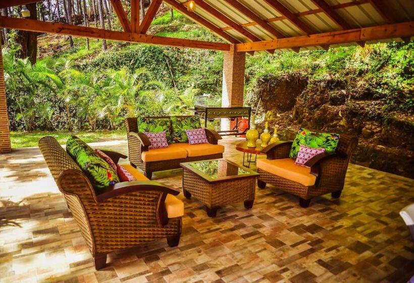 هتل Rancho Tierra Alta