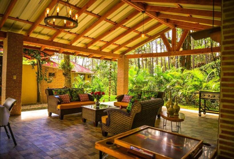 هتل Rancho Tierra Alta