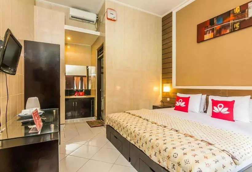 ホテル Zenrooms Kedonganan Bantas Kangin