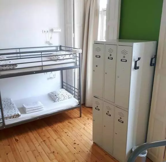 Leon Hostel