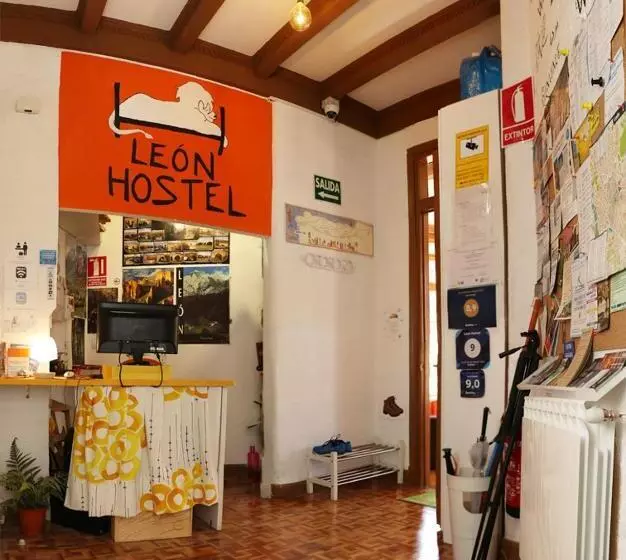 Leon Hostel