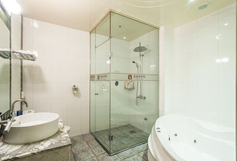 בית מלון כפרי Aura