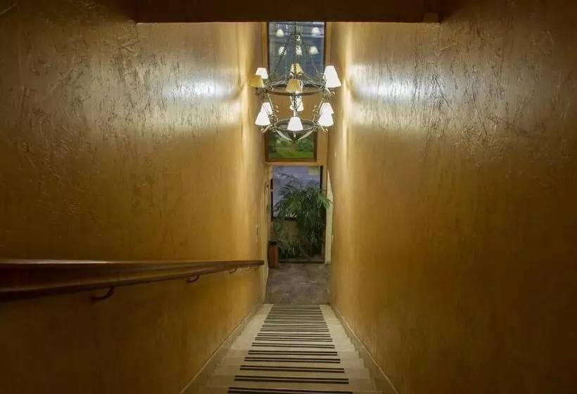 Hotel Dikran